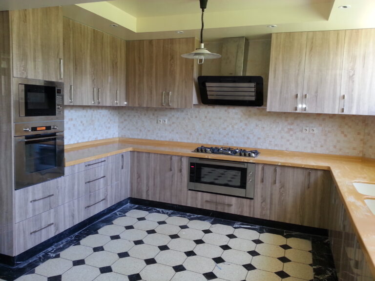 Cuisine moderne en Corian blanc – Élégance et durabilité par Corsaf Design 7