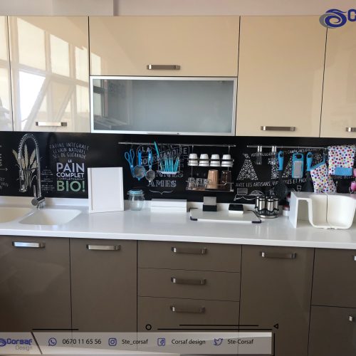 Cuisine moderne en Corian blanc – Élégance et durabilité par Corsaf Design 5